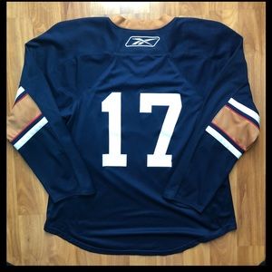 Beautiful crispy hockey infield jersey 
Adult larg